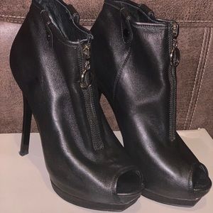 High heels booties
